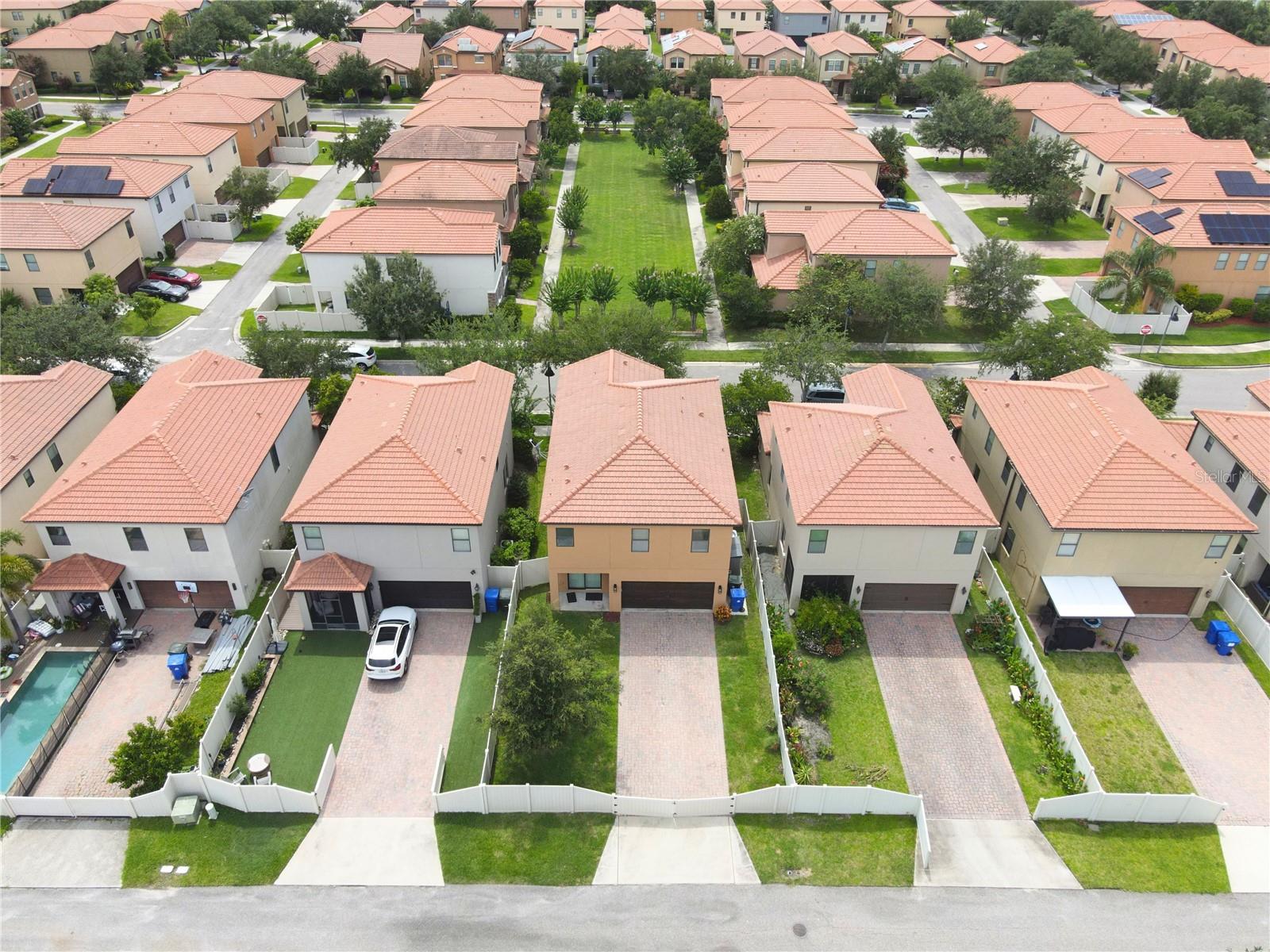 2022 BENT GRASS AVE