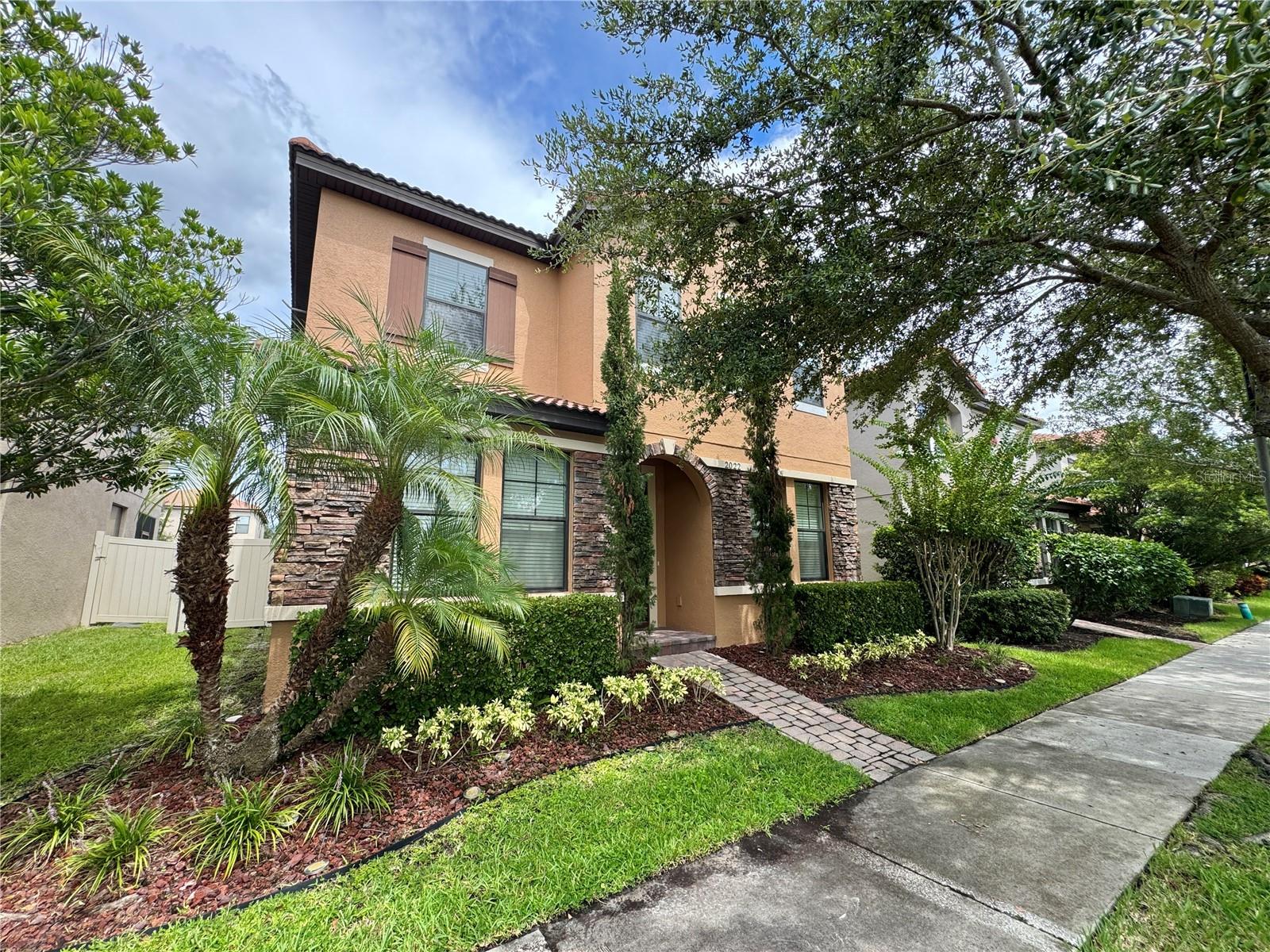2022 BENT GRASS AVE