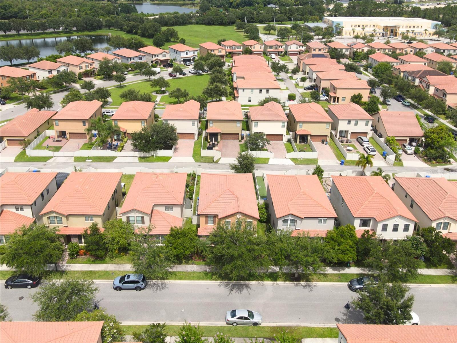 2022 BENT GRASS AVE