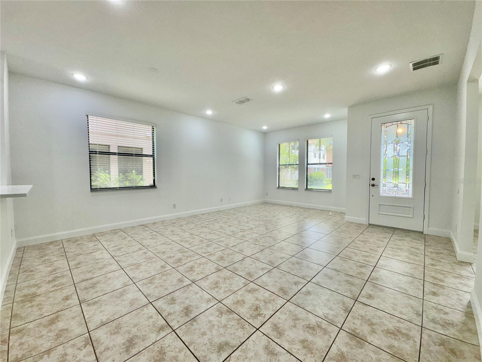 2022 BENT GRASS AVE