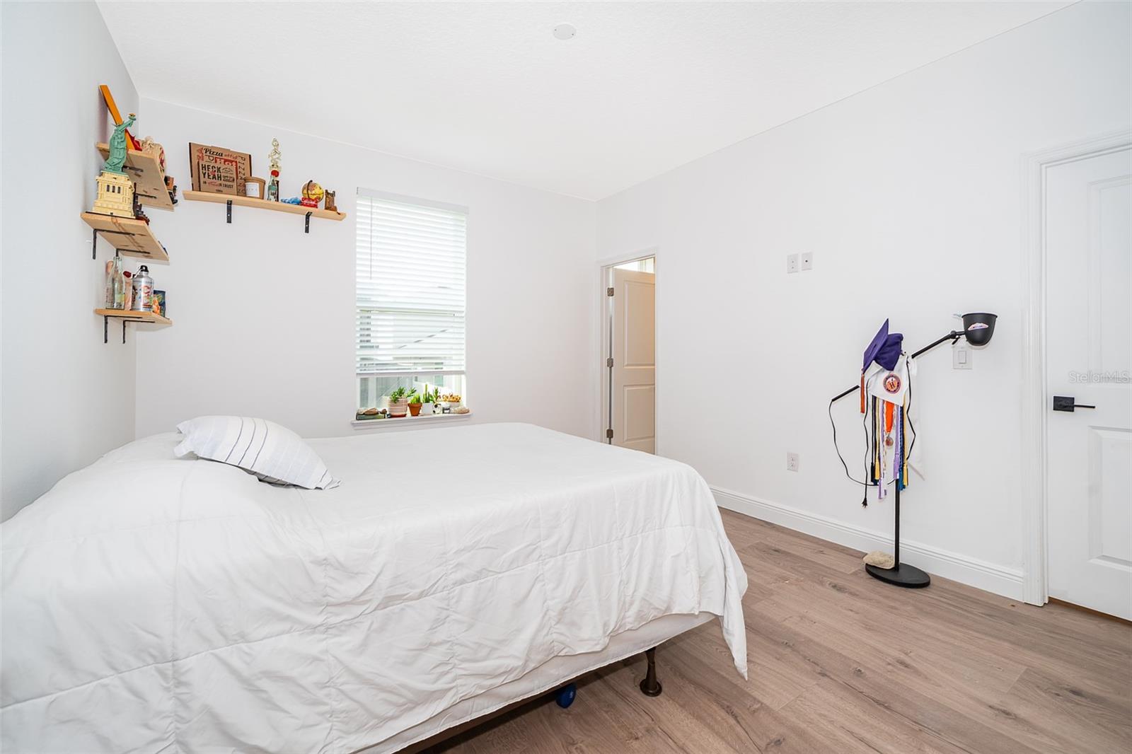 15506 HONEY MANDARIN WAY