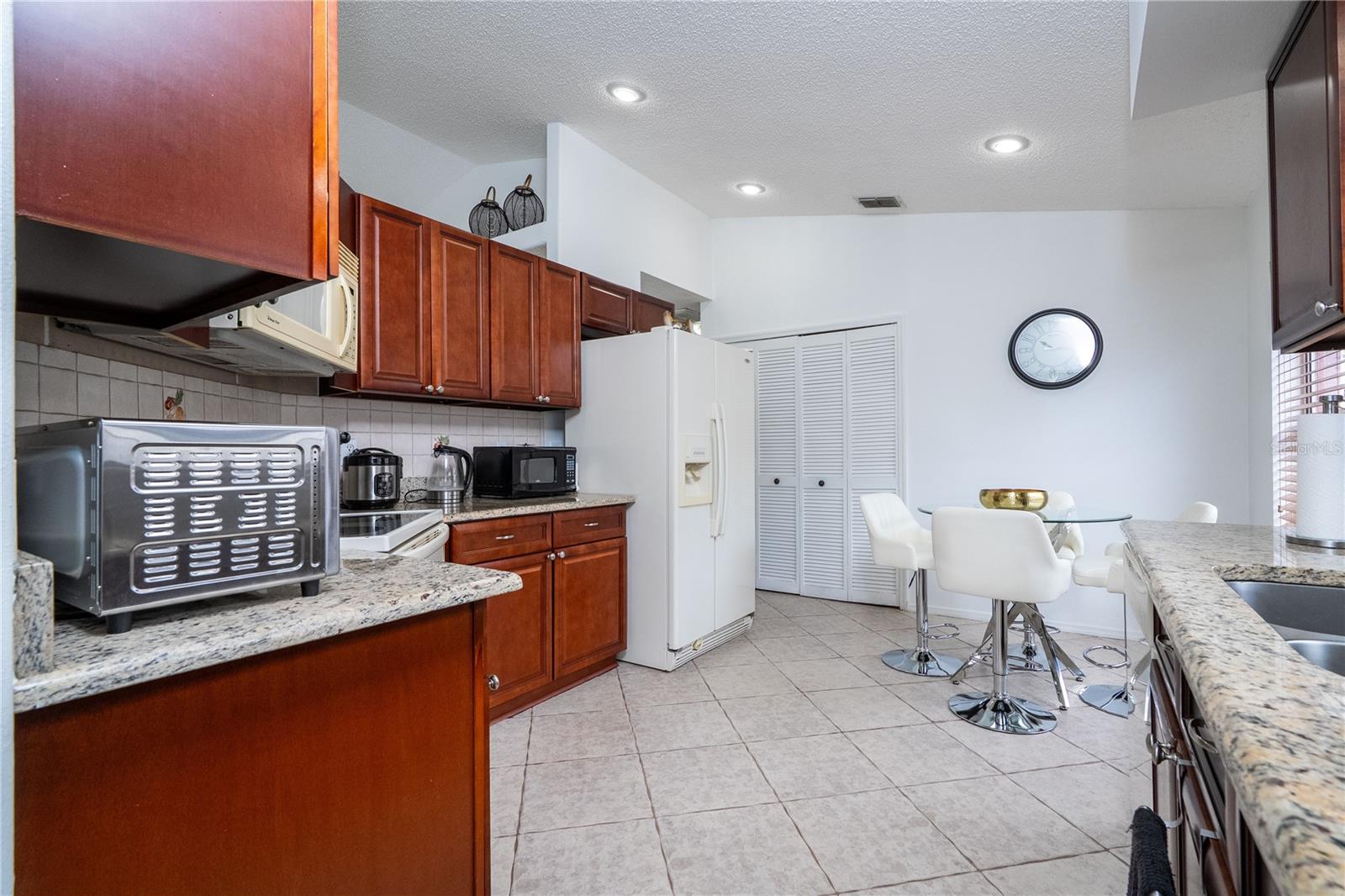 3219 BREWSTER DR