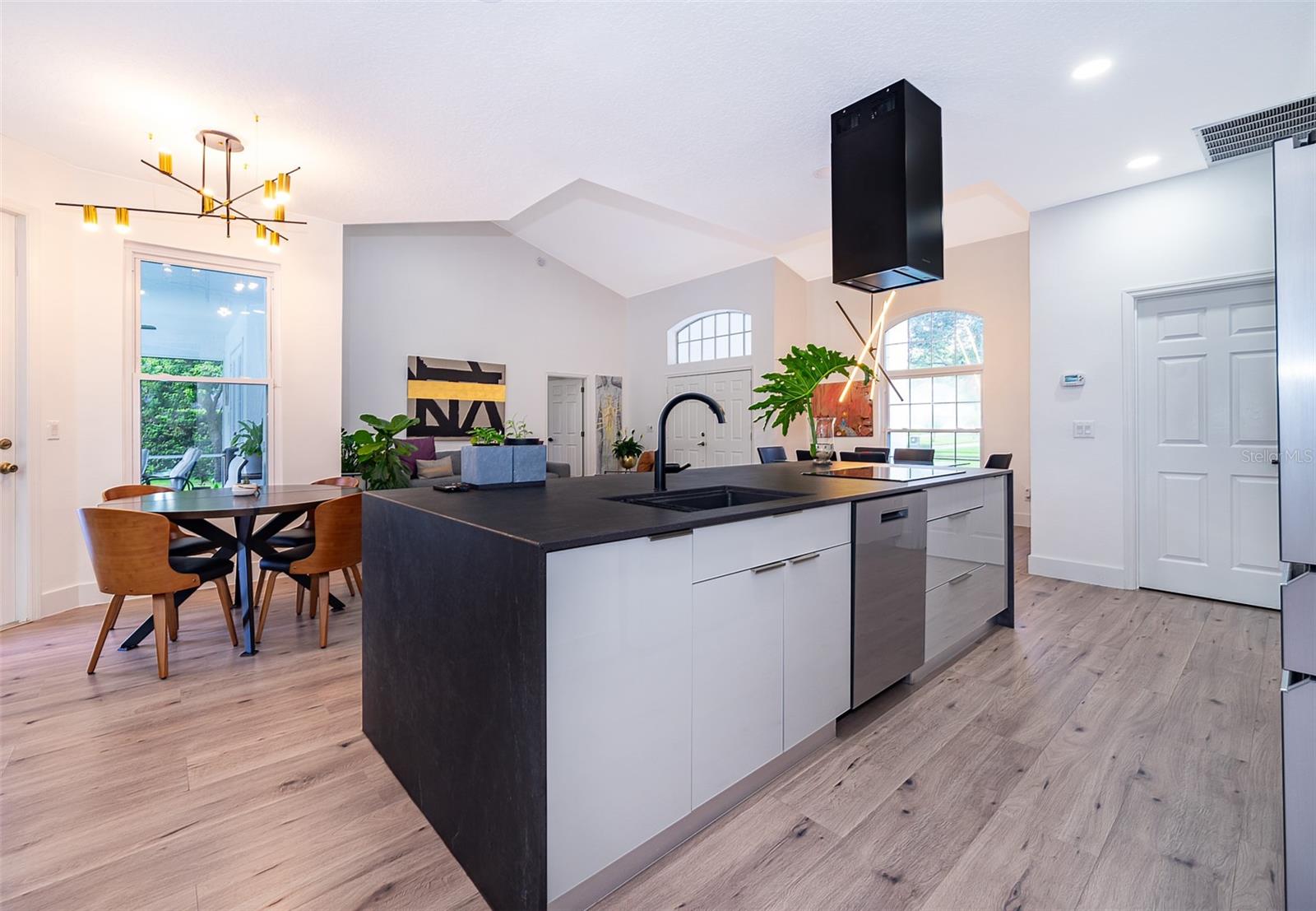 13393 SUNSET LAKES CIR