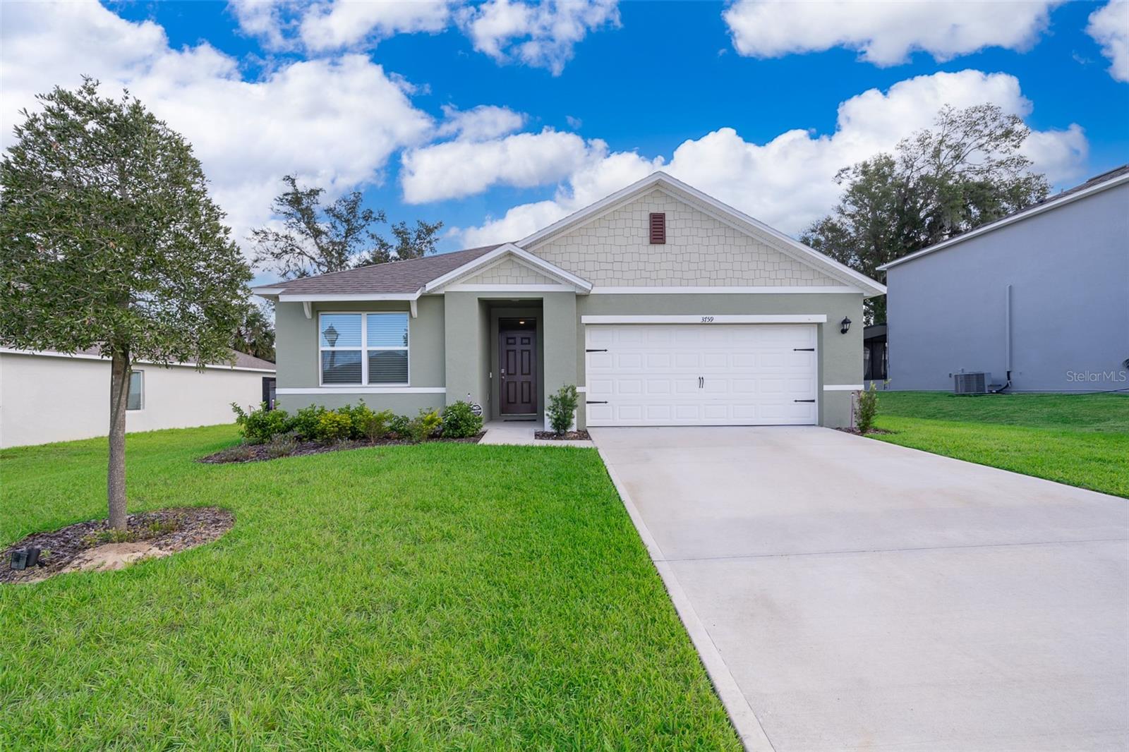 3759 RORY OAK CIR