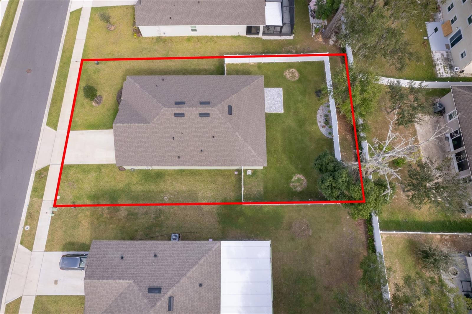 3759 RORY OAK CIR