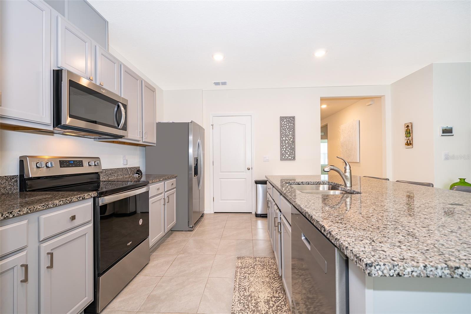 3759 RORY OAK CIR