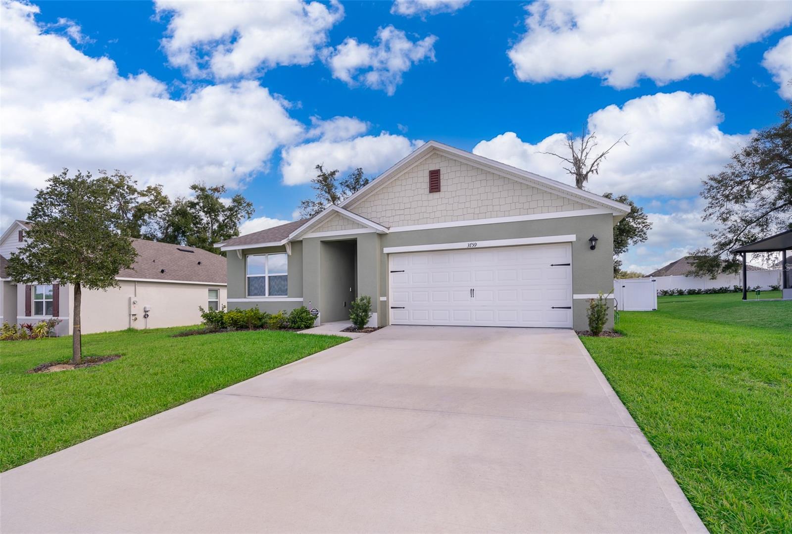 3759 RORY OAK CIR