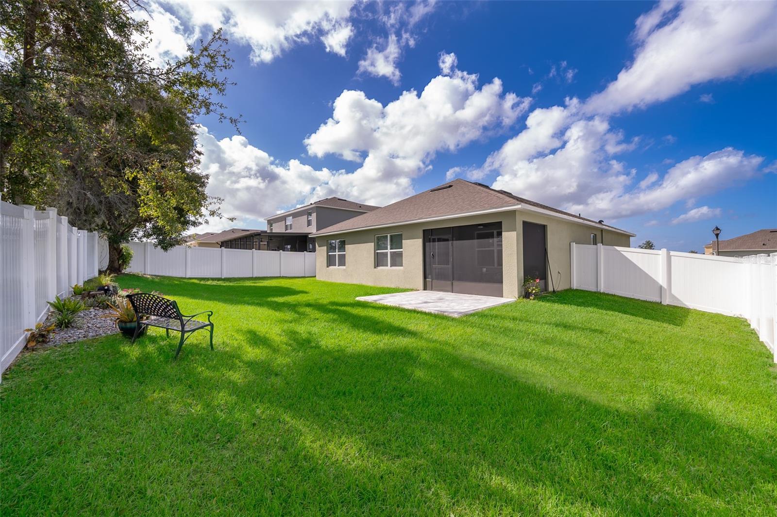 3759 RORY OAK CIR