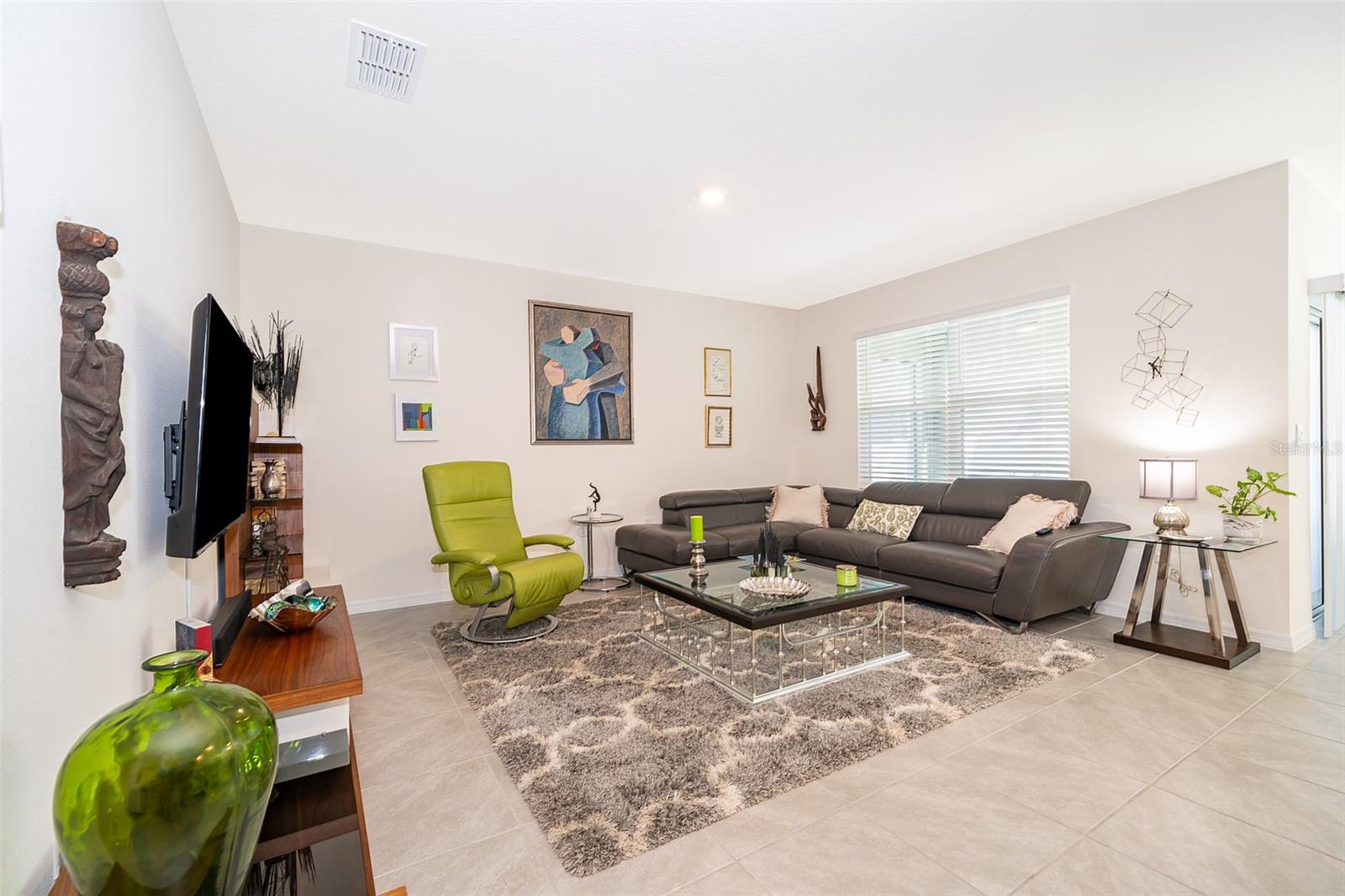 3759 RORY OAK CIR