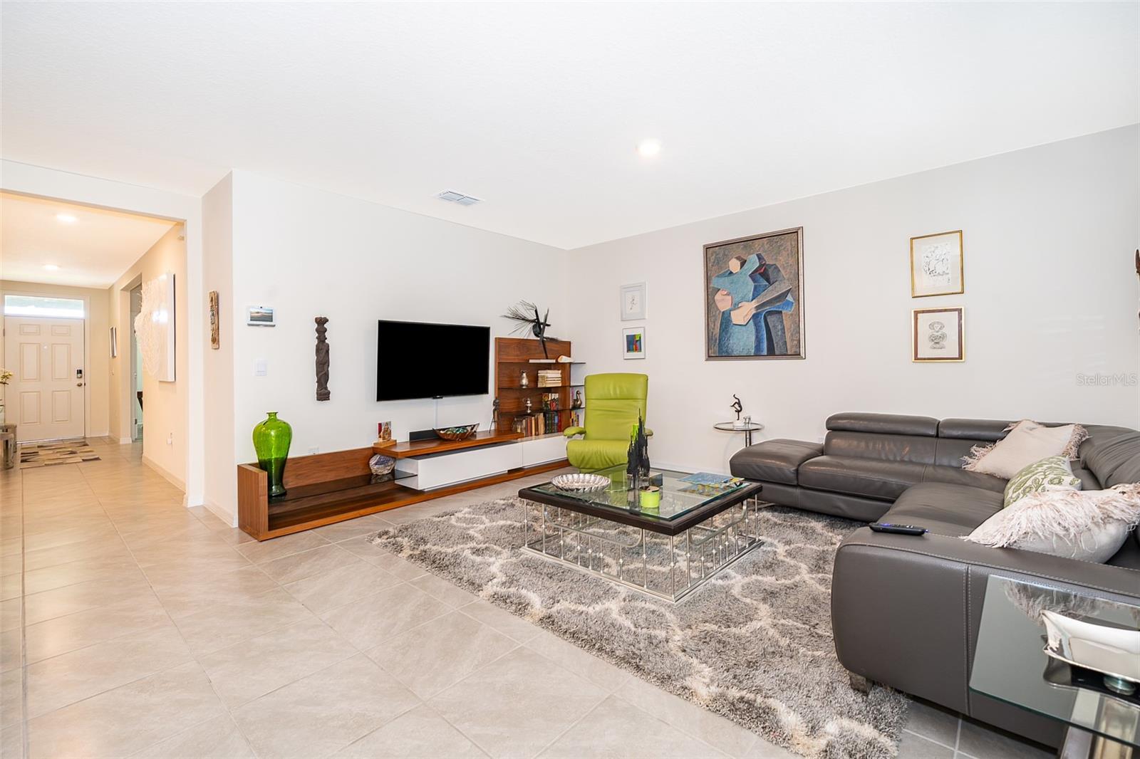 3759 RORY OAK CIR