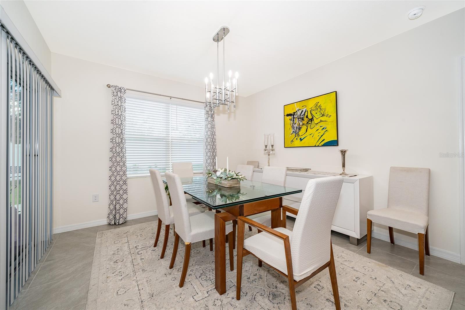 3759 RORY OAK CIR