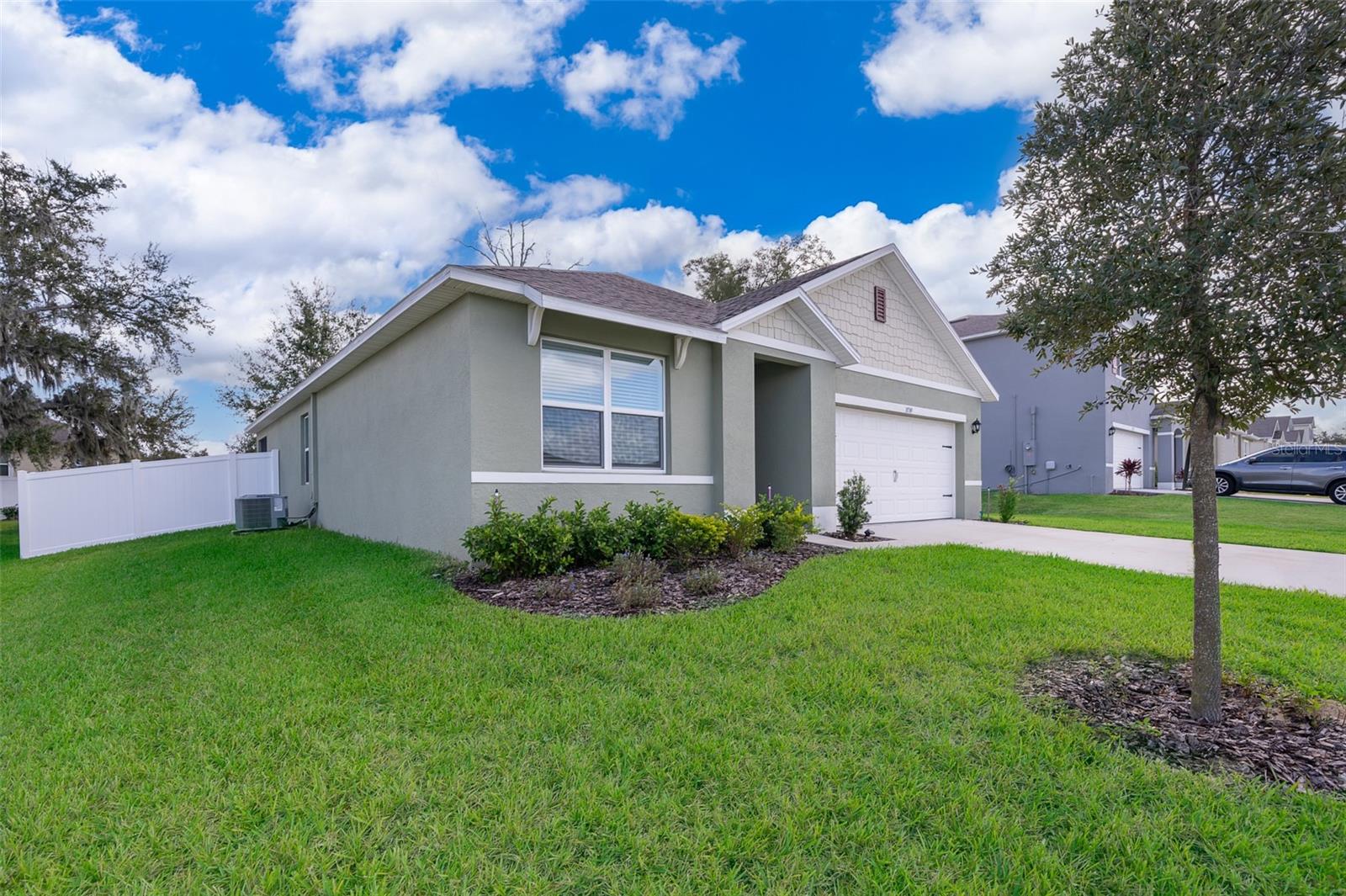 3759 RORY OAK CIR