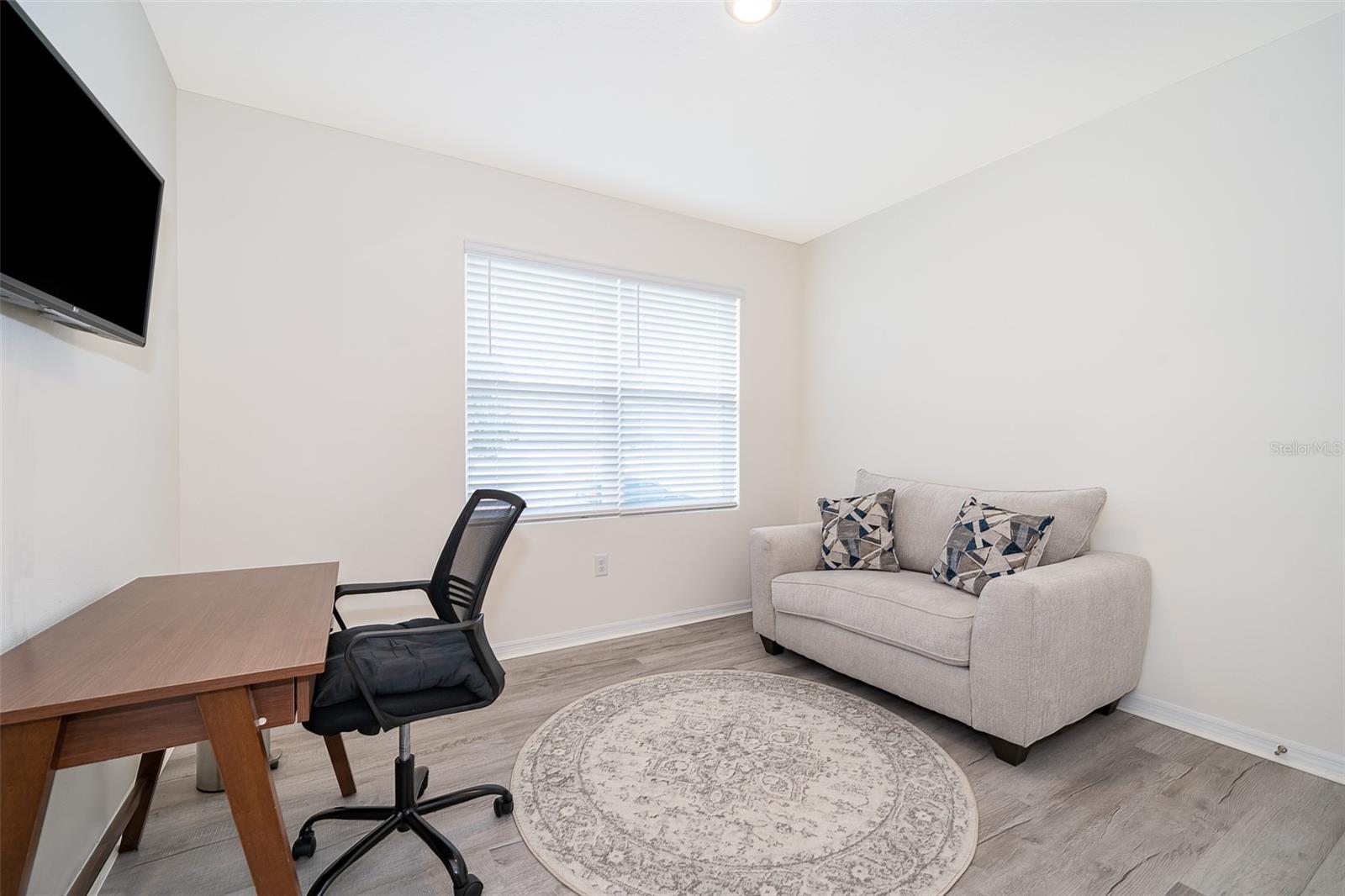 3759 RORY OAK CIR