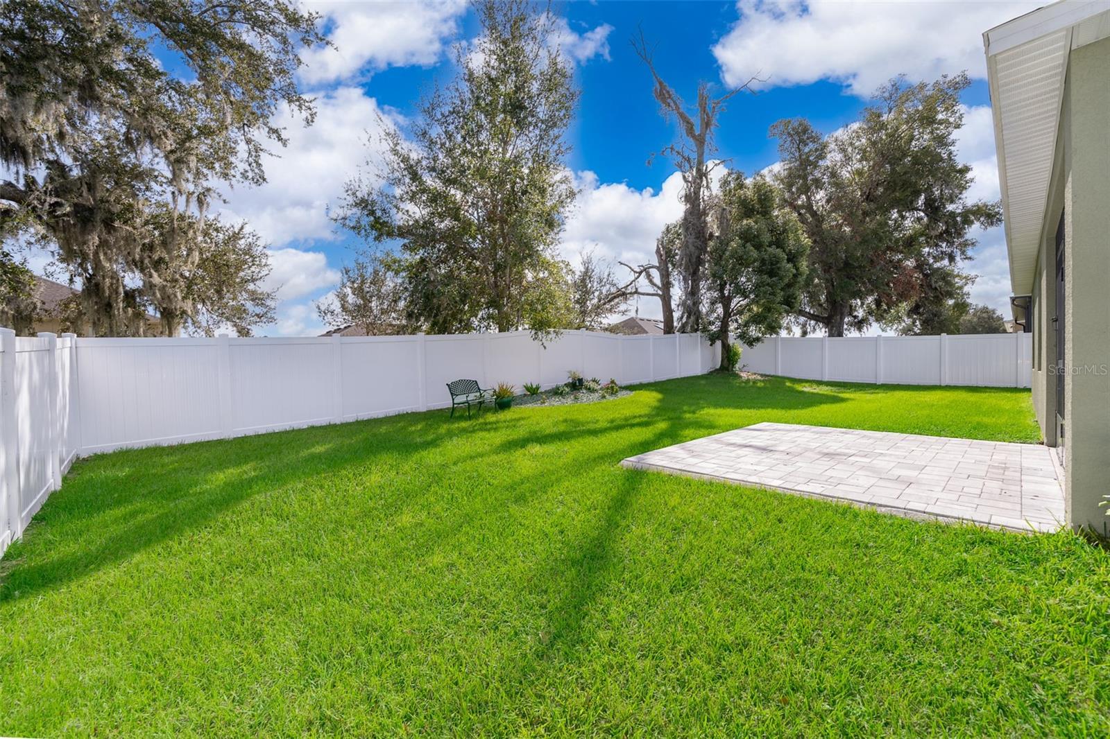 3759 RORY OAK CIR