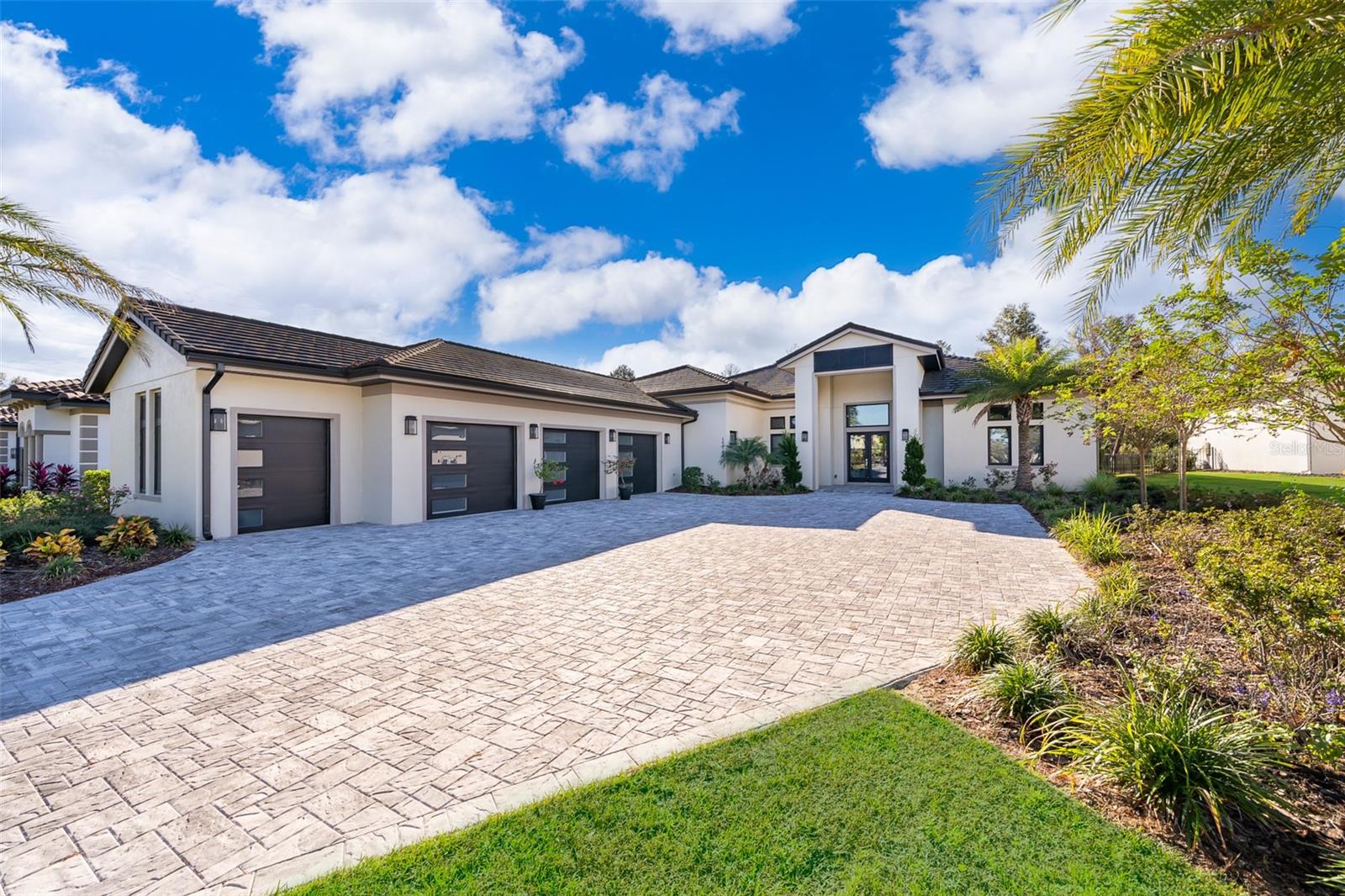 15144 PENDIO DR