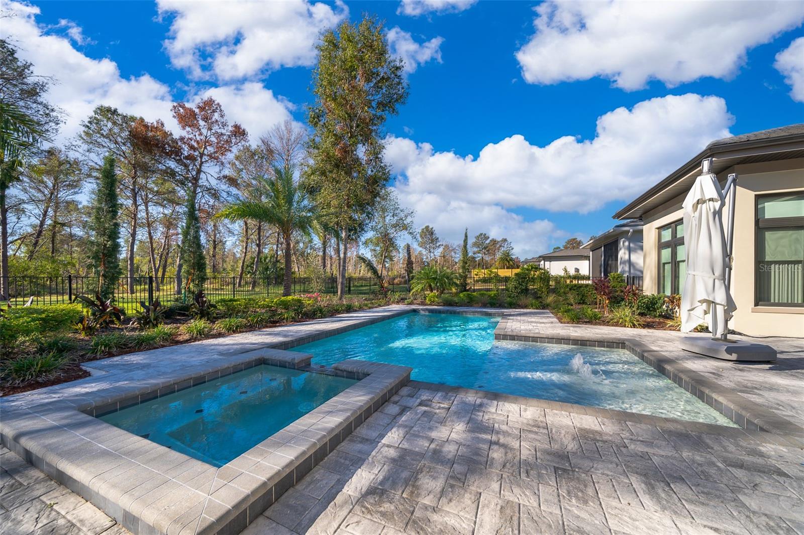 15144 PENDIO DR