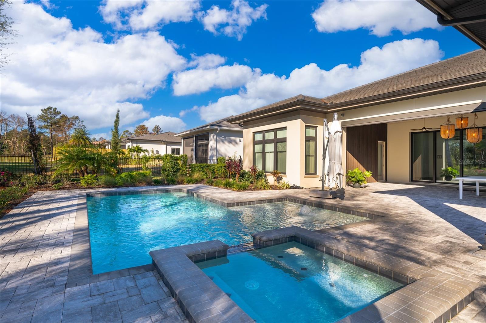 15144 PENDIO DR