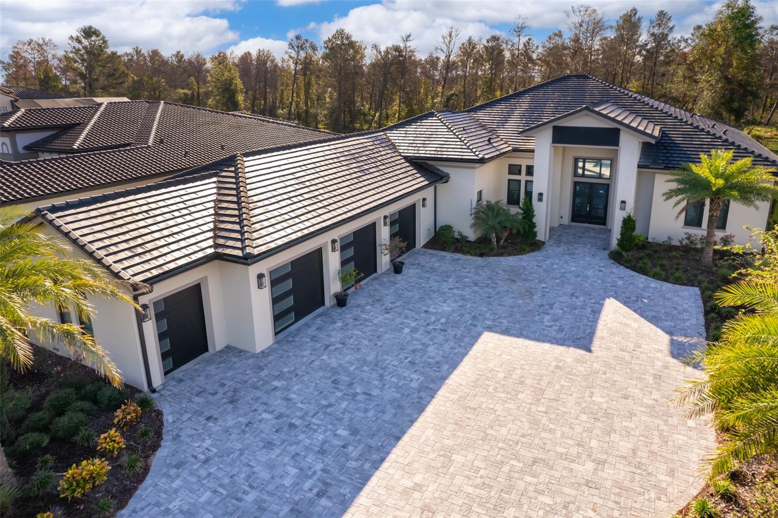 15144 PENDIO DR