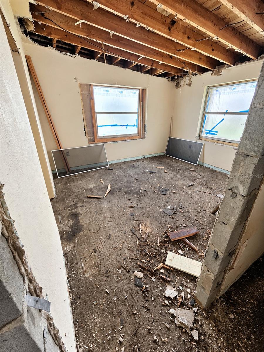 1024 W FAIRBANKS AVE