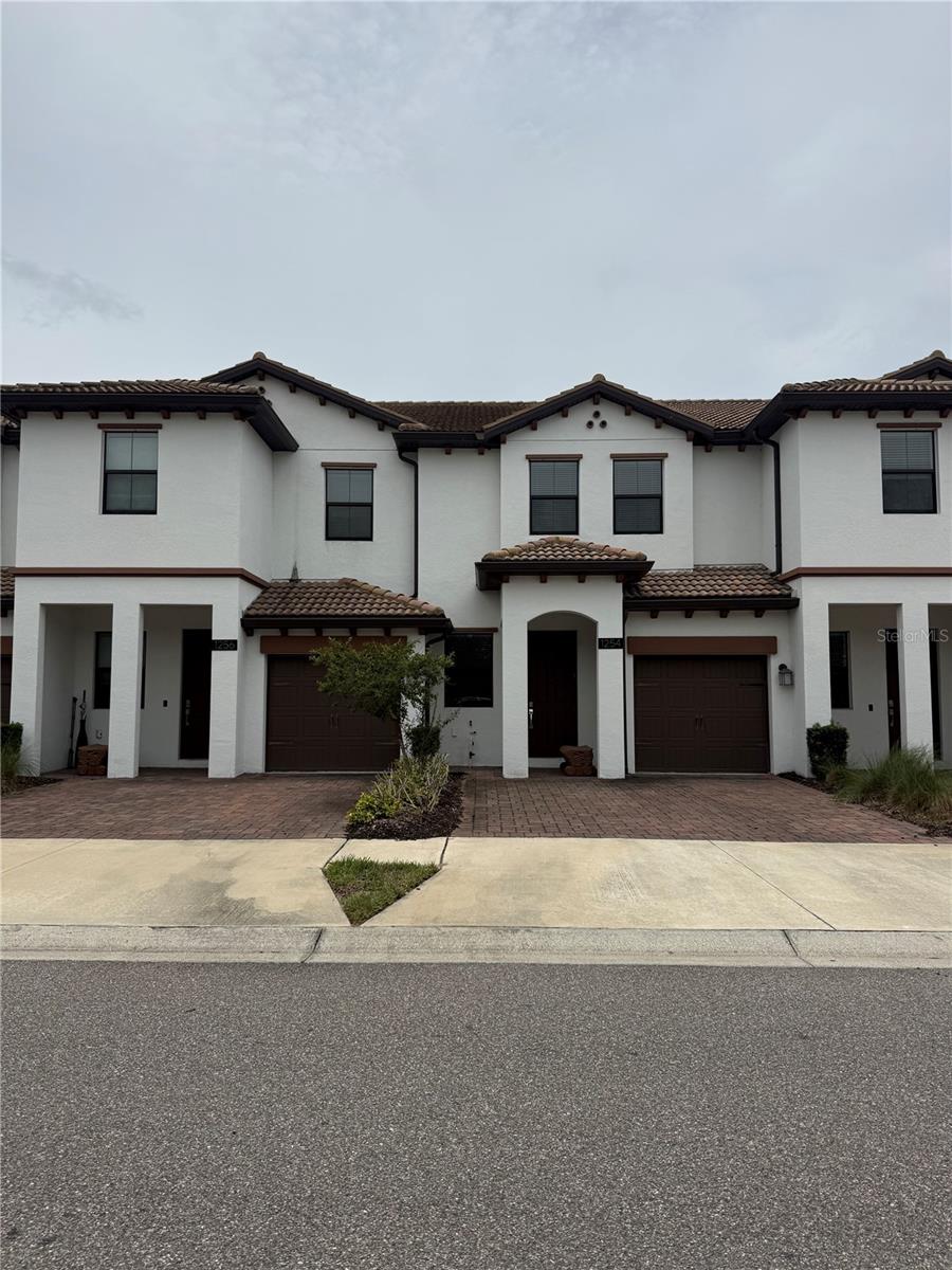 1254 ROYAL ST GEORGE BLVD