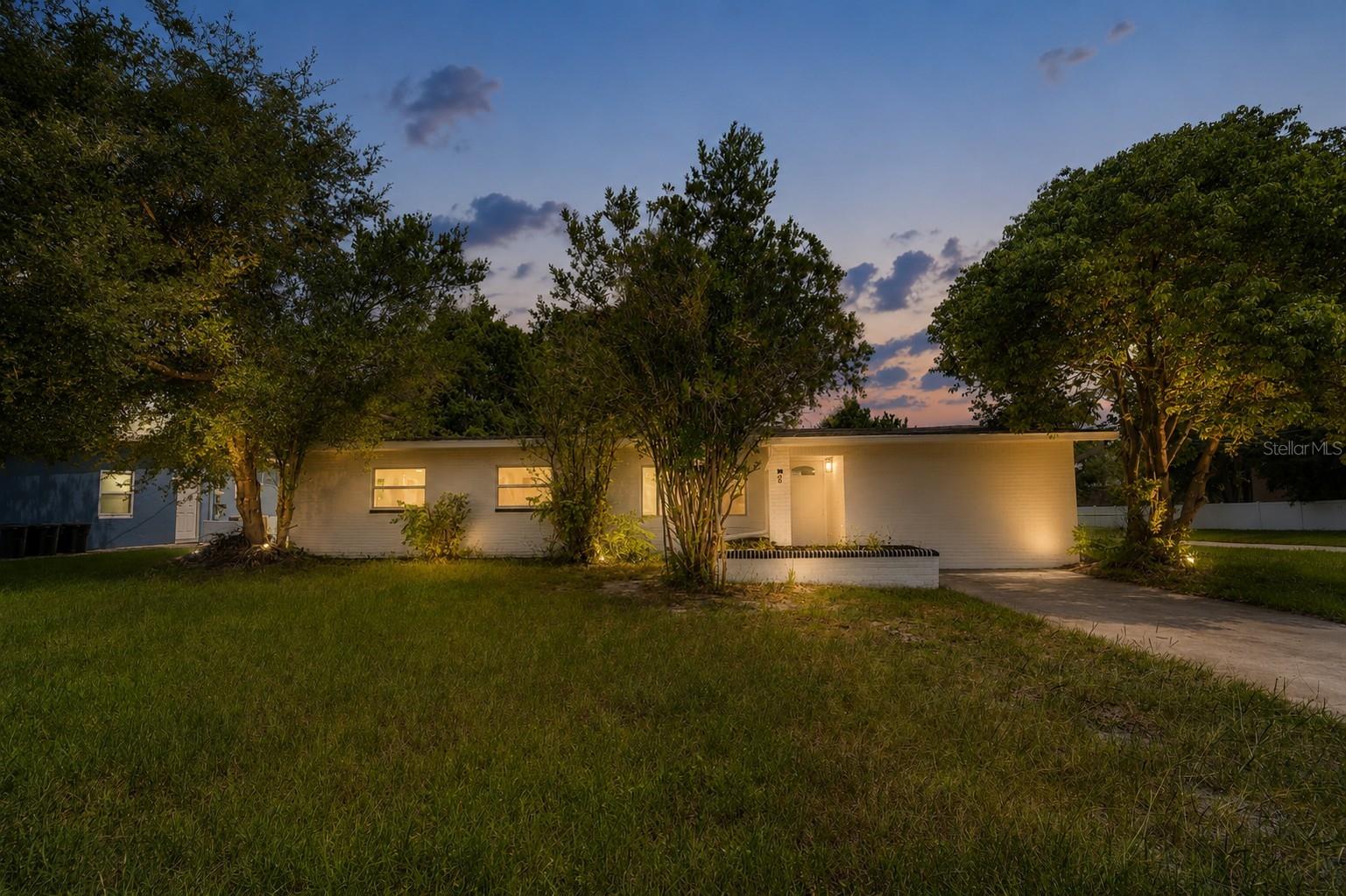 8 FLAMEVINE LN