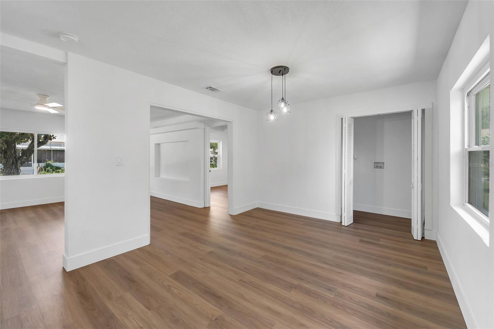 180 N KENTUCKY AVE