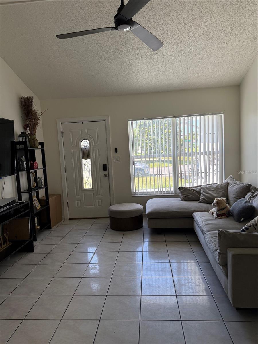 217 CITRUS DR