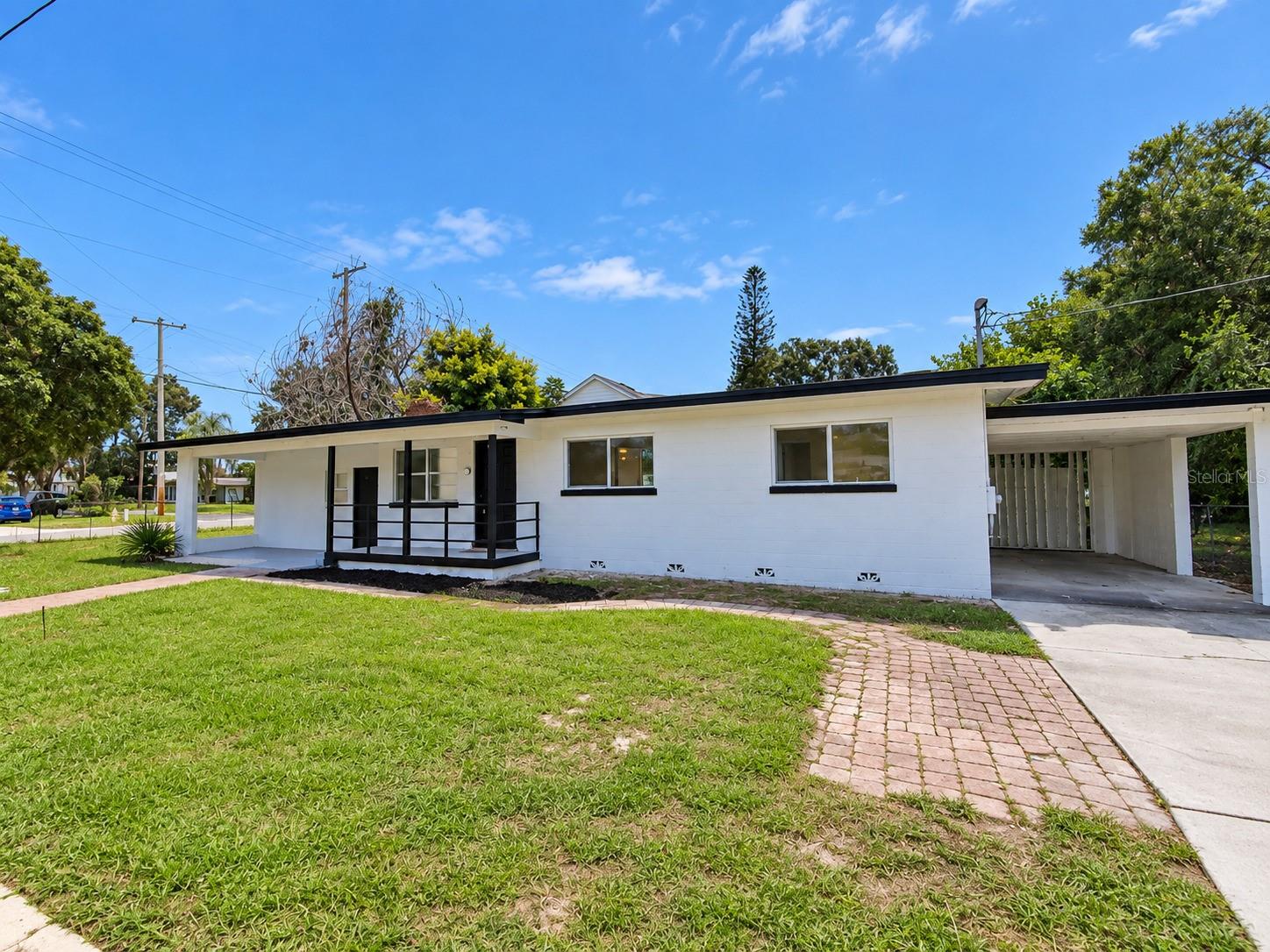 702 AVENUE C SW