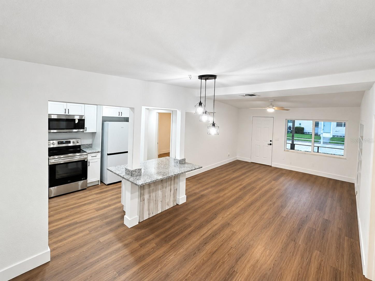 702 AVENUE C SW