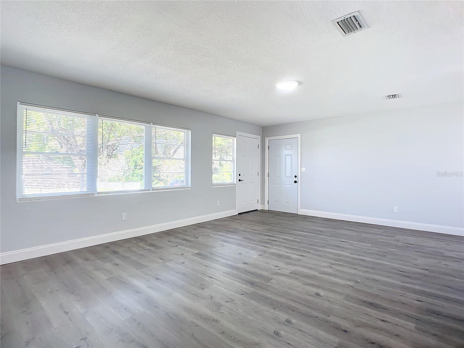 21 CATALINA DR