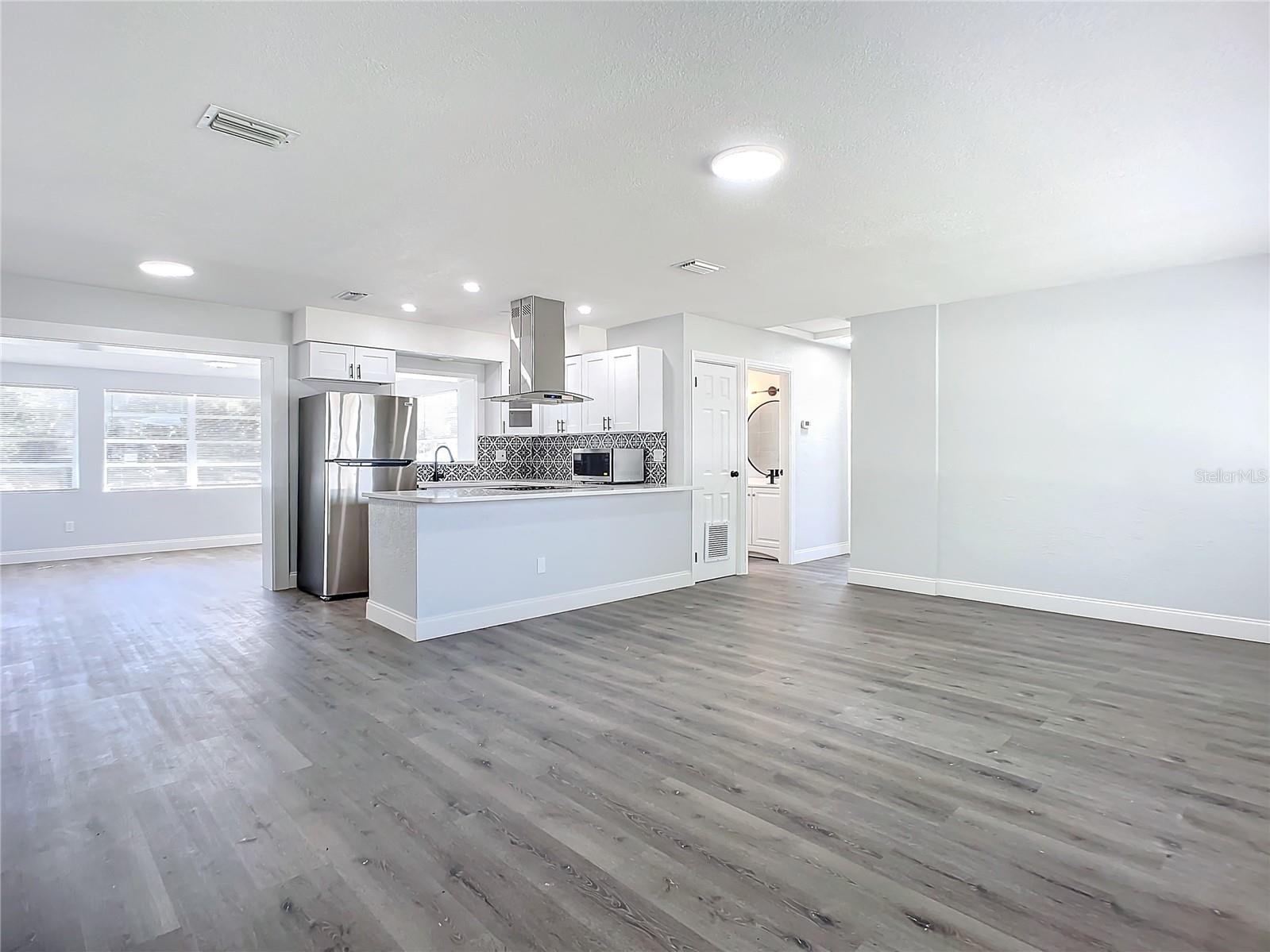 21 CATALINA DR