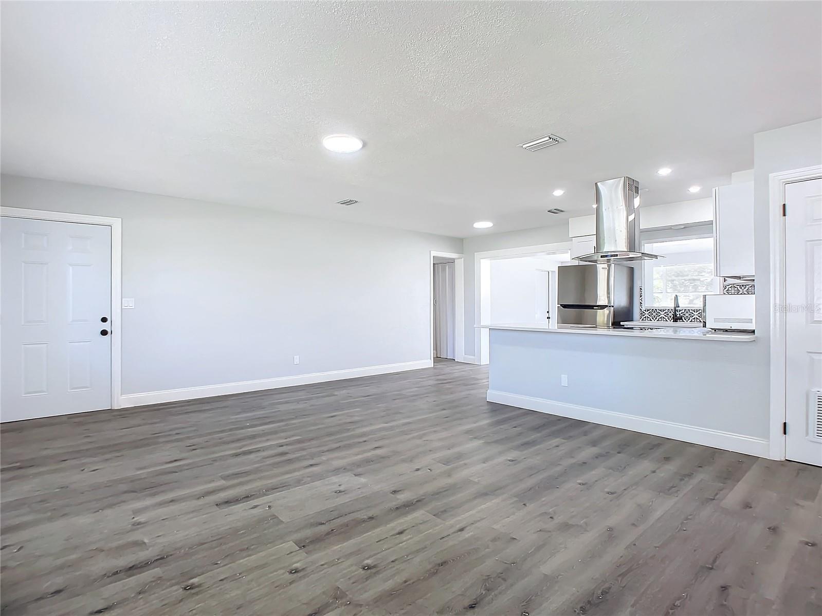 21 CATALINA DR