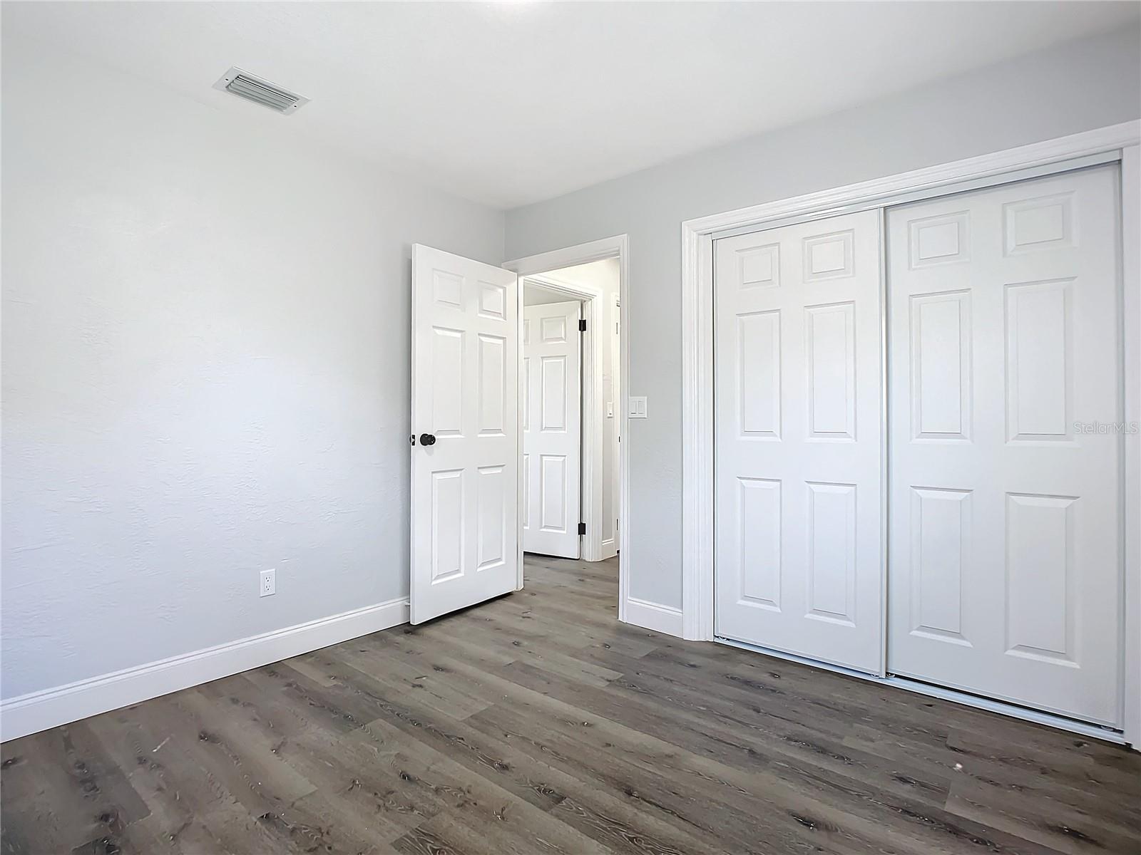 21 CATALINA DR