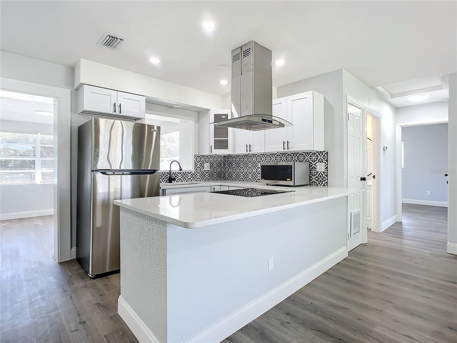 21 CATALINA DR