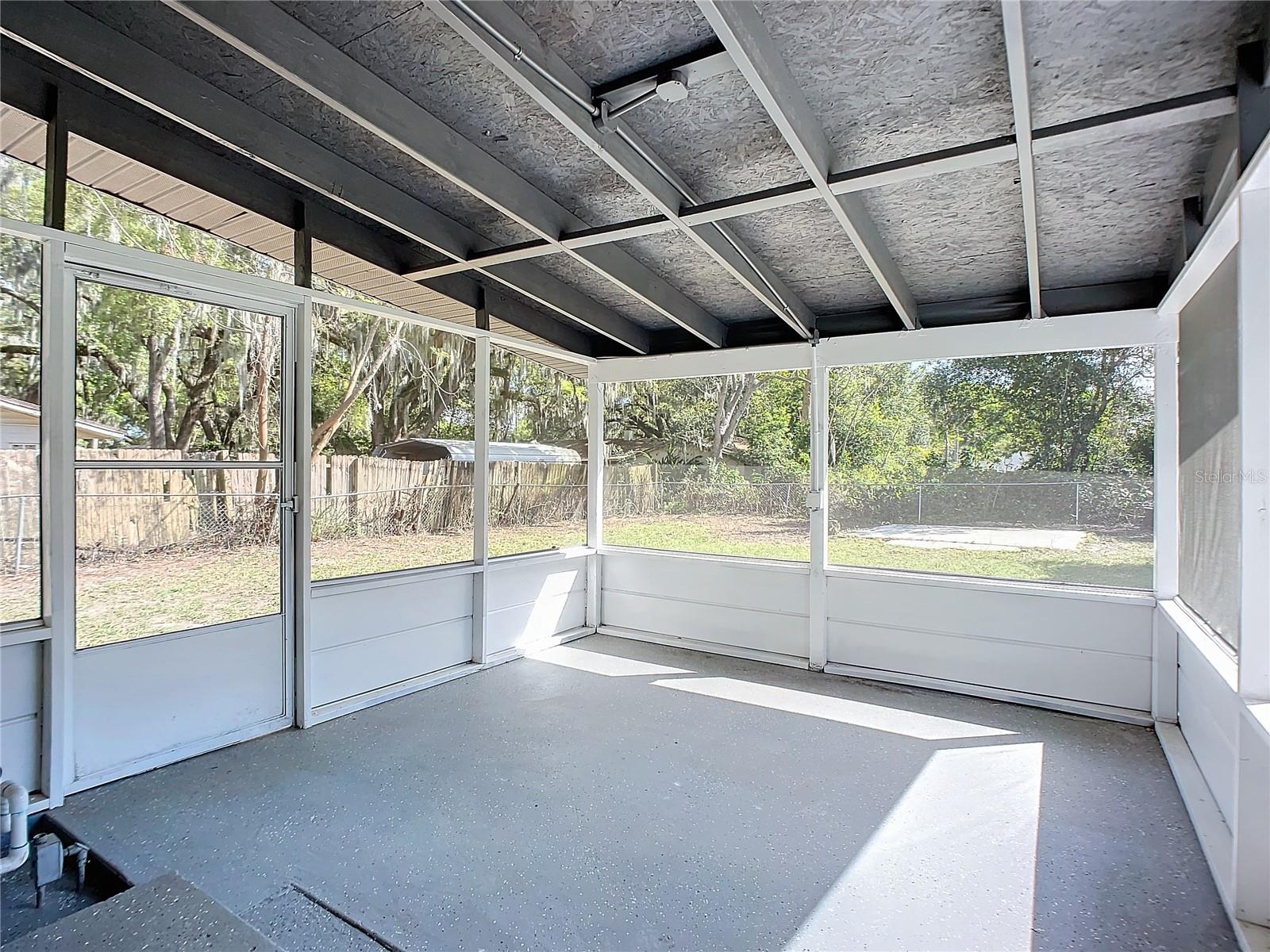 21 CATALINA DR