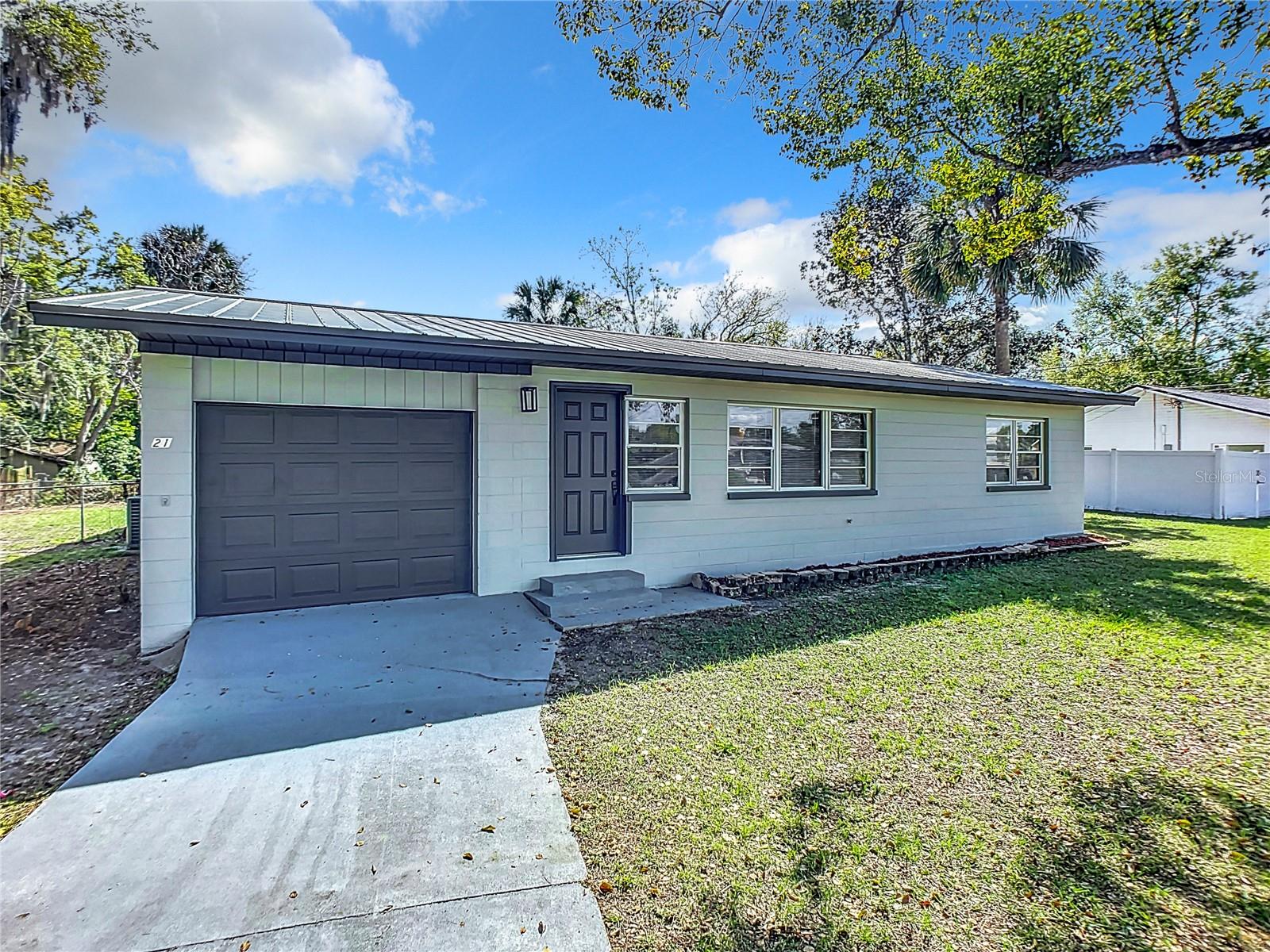 21 CATALINA DR