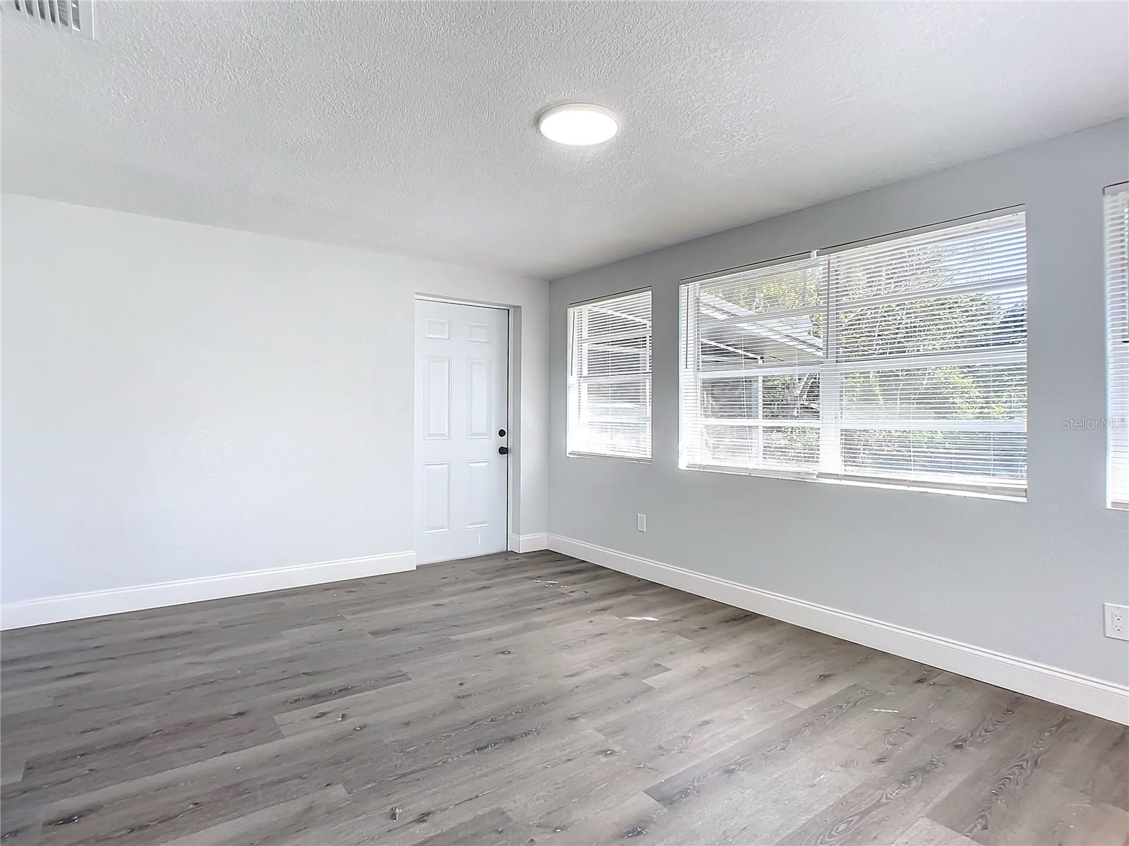 21 CATALINA DR