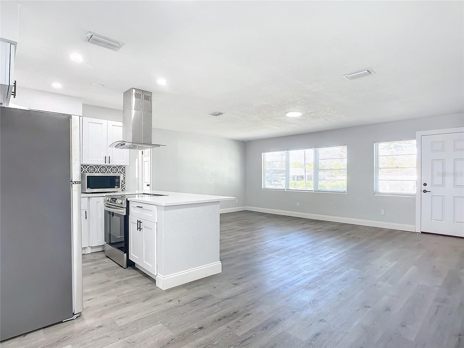 21 CATALINA DR