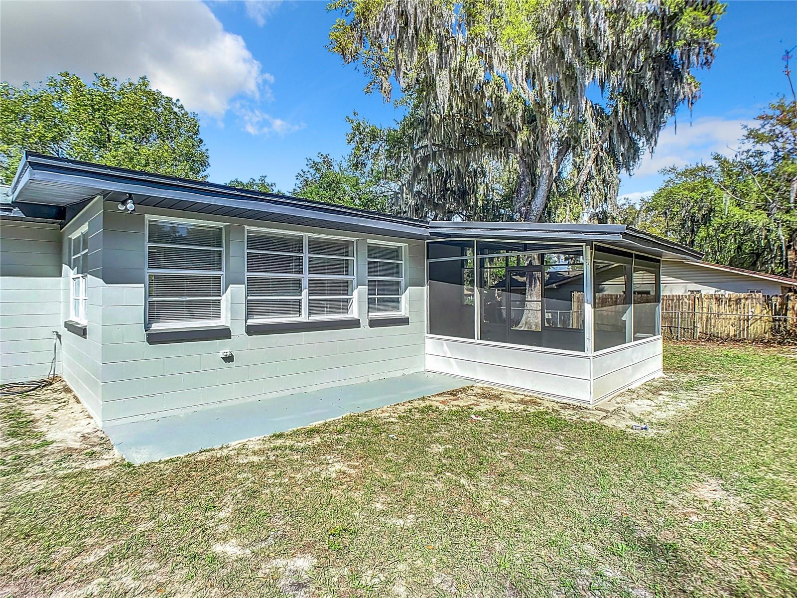 21 CATALINA DR