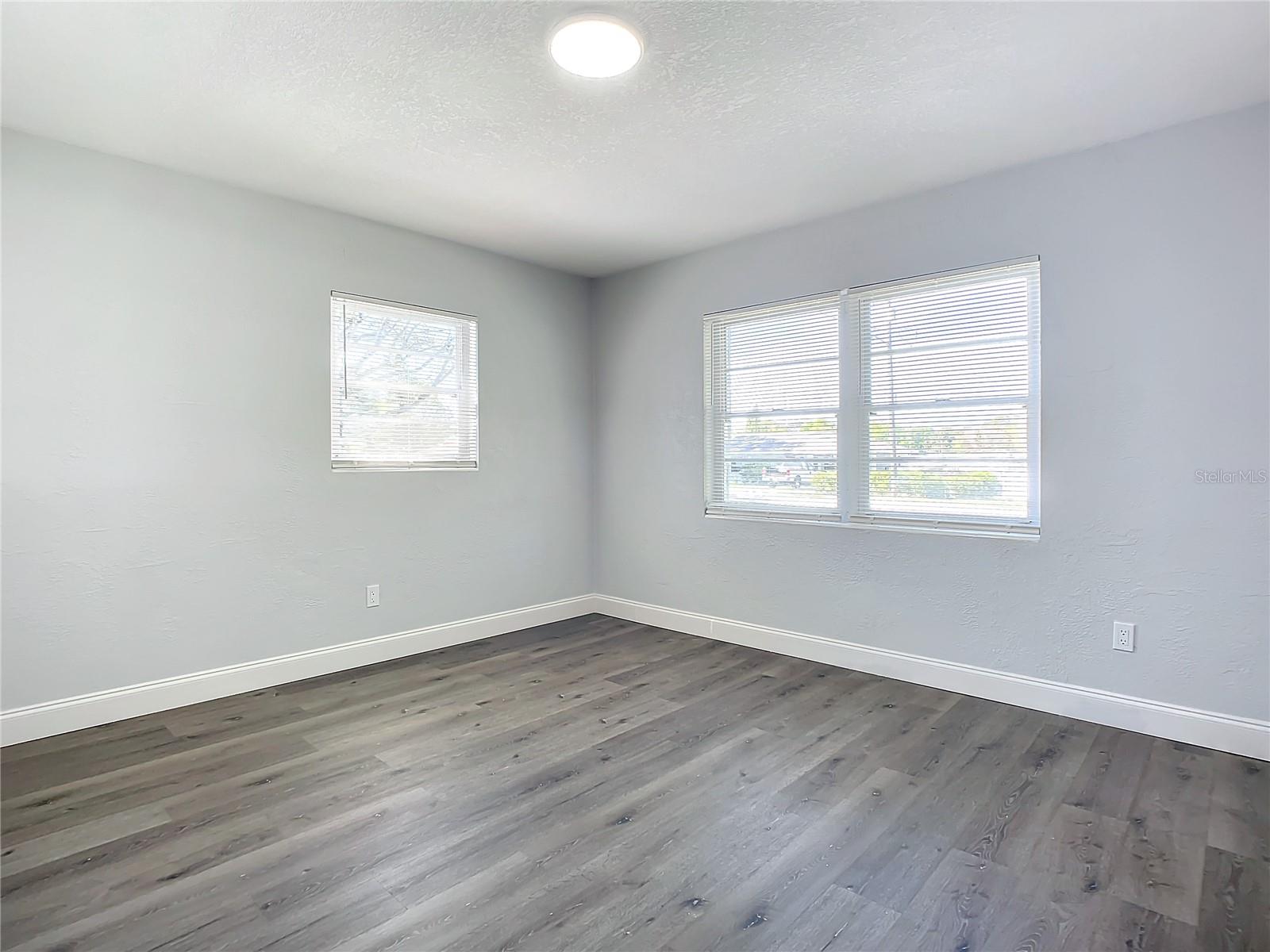 21 CATALINA DR