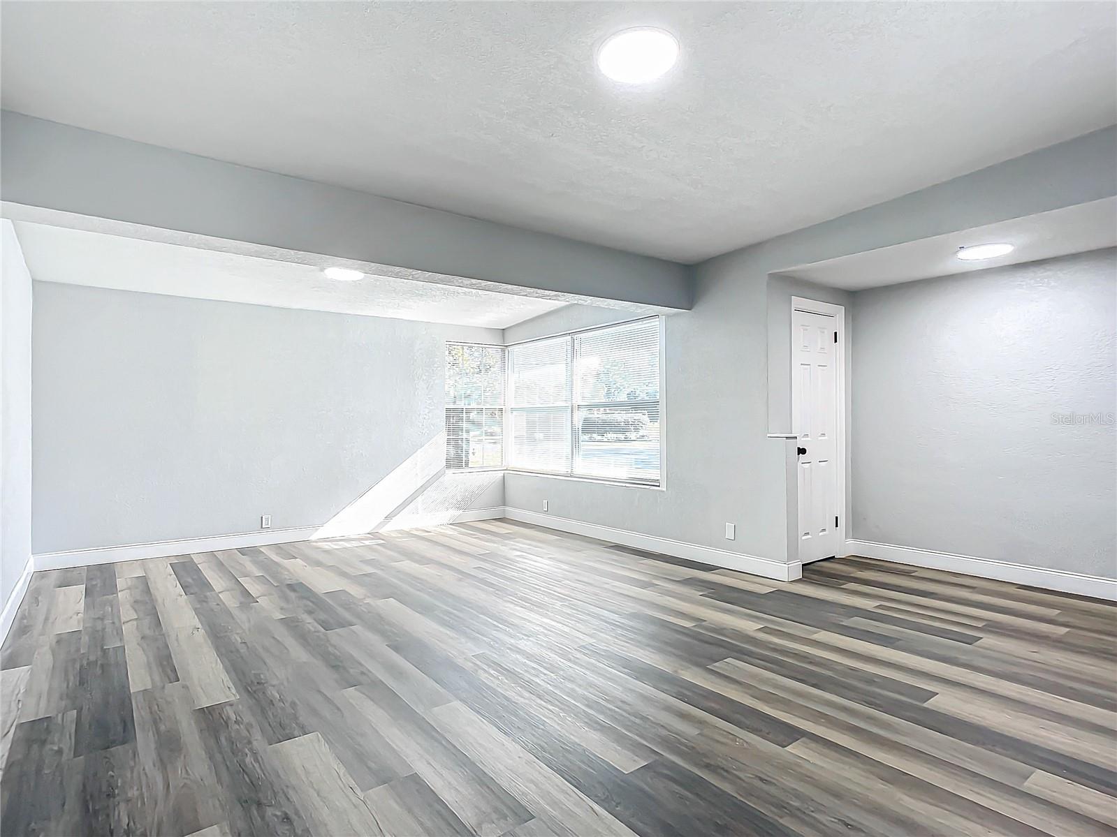 100 SHANNON DR