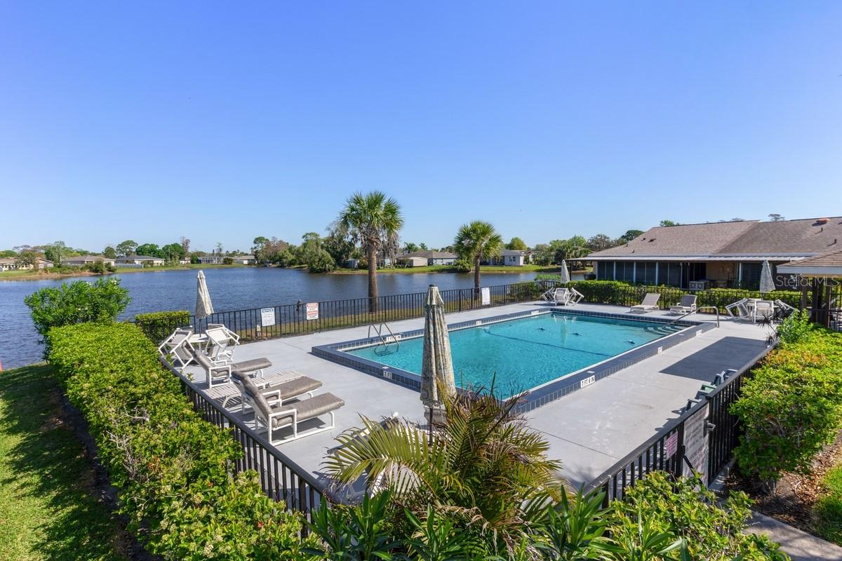 33 W COUNTRY COVE WAY