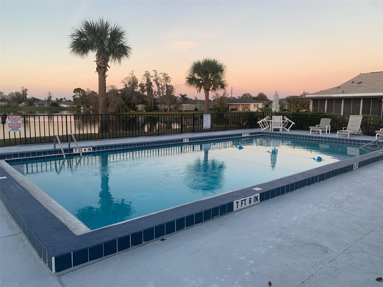 33 W COUNTRY COVE WAY