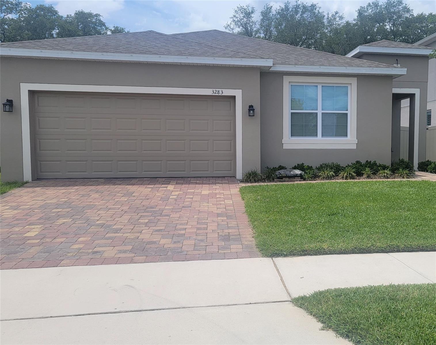 3283 STRATTON CIR
