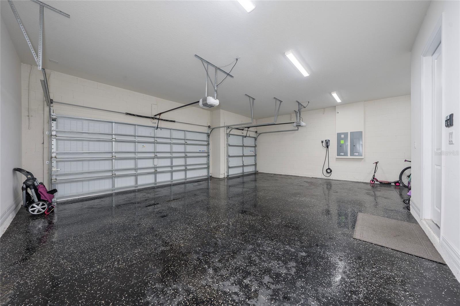 8024 LEAF GROVE CIRCLE CIR