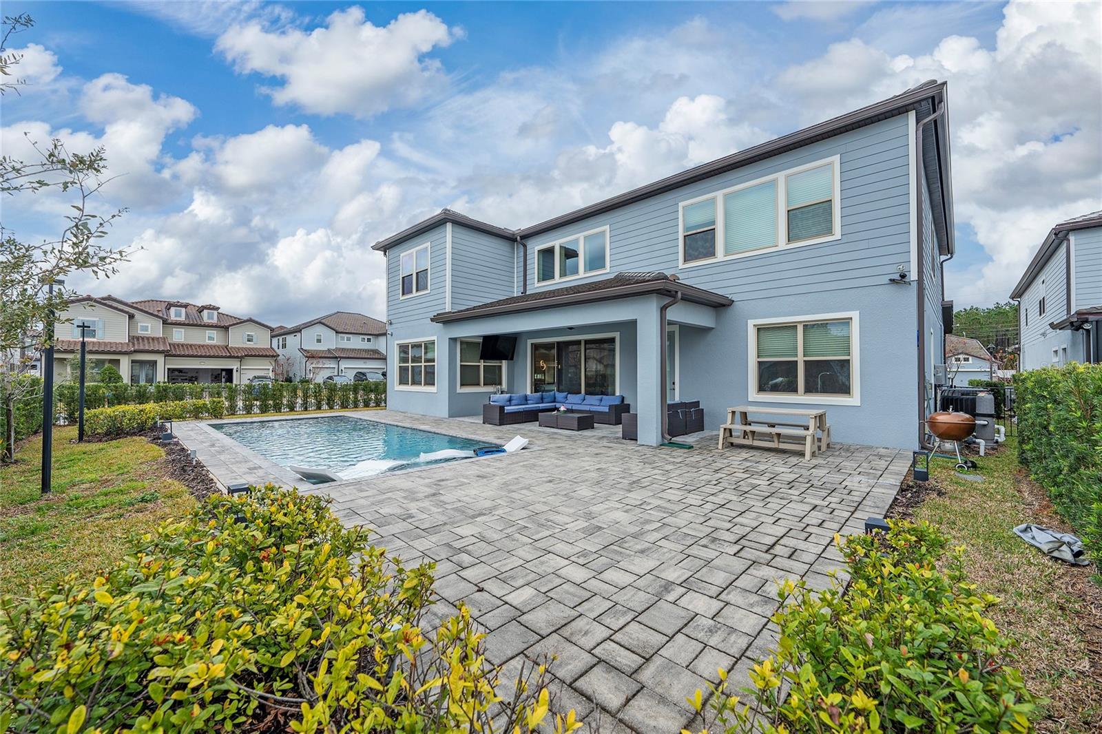 8024 LEAF GROVE CIRCLE CIR
