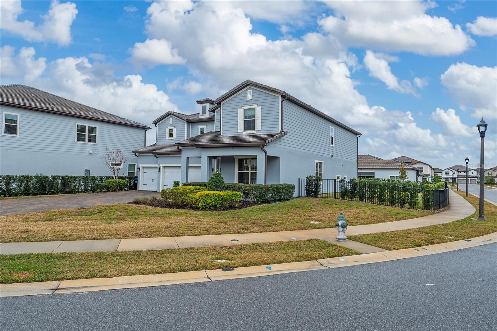 8024 LEAF GROVE CIRCLE CIR