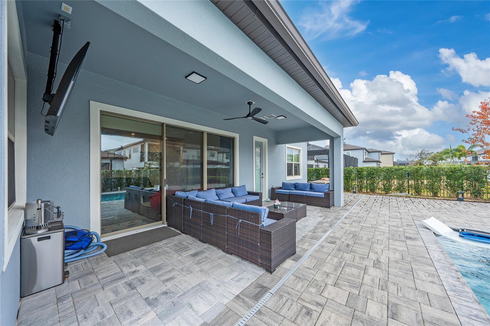 8024 LEAF GROVE CIRCLE CIR