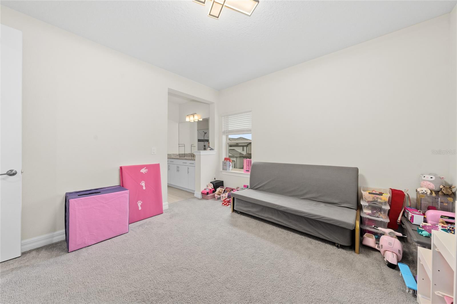 8024 LEAF GROVE CIRCLE CIR