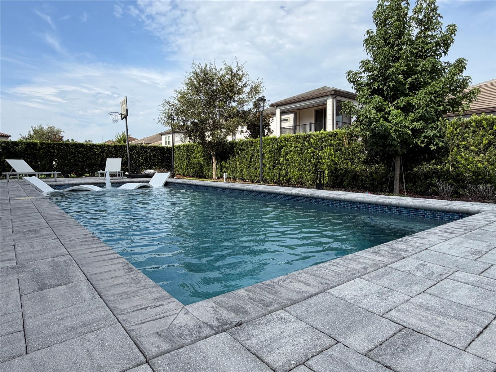 8024 LEAF GROVE CIRCLE CIR